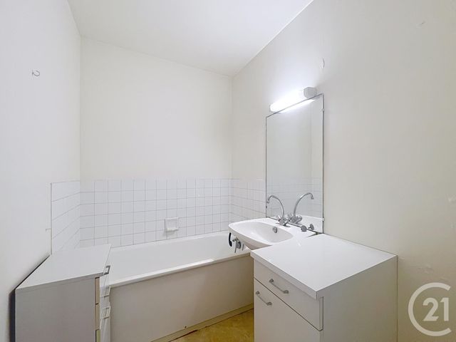 Afficher la photo en grand Appartement F4 à vendre - 4 pièces - 75.93 m2 - EVREUX - 27 - HAUTE-NORMANDIE - Century 21 Harmony