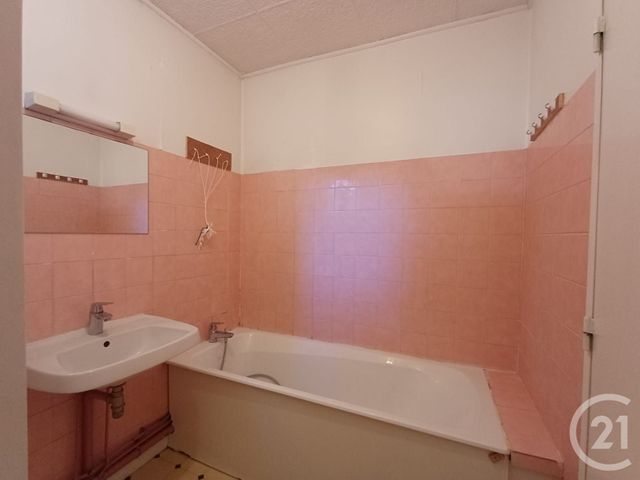 Appartement F2 à vendre - 2 pièces - 59.7 m2 - EVREUX - 27 - HAUTE-NORMANDIE - Century 21 Harmony