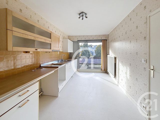 Appartement F4 à louer - 5 pièces - 102.67 m2 - EVREUX - 27 - HAUTE-NORMANDIE - Century 21 Harmony