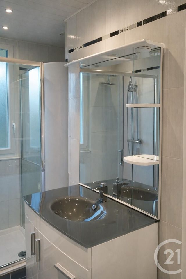 Appartement F3 à louer - 3 pièces - 53.45 m2 - EVREUX - 27 - HAUTE-NORMANDIE - Century 21 Harmony