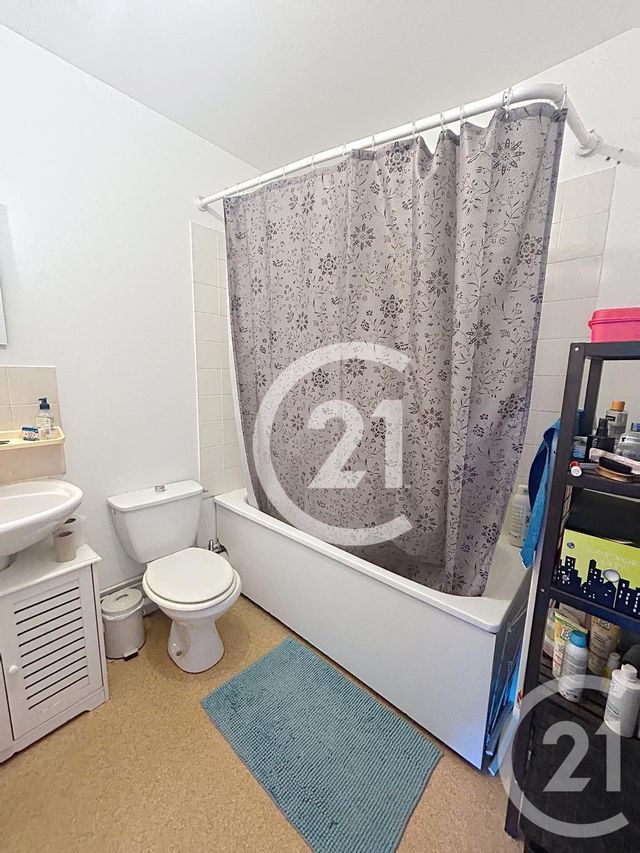 Appartement F2 à louer - 2 pièces - 43.6 m2 - EVREUX - 27 - HAUTE-NORMANDIE - Century 21 Harmony