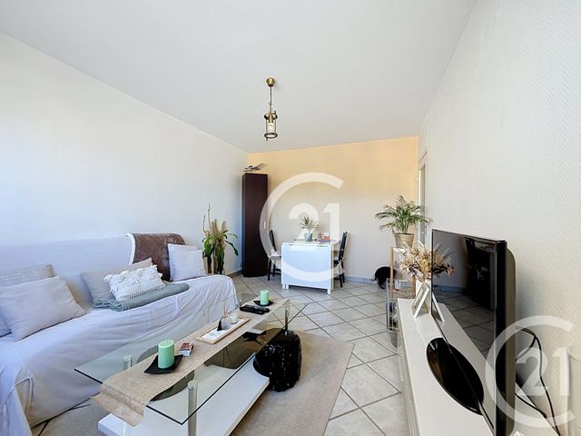 Appartement F3 à louer - 3 pièces - 62.86 m2 - EVREUX - 27 - HAUTE-NORMANDIE - Century 21 Harmony