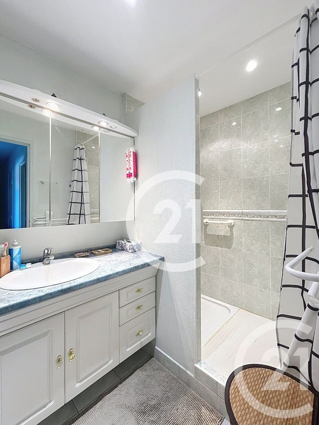 Appartement F3 à louer - 3 pièces - 62.86 m2 - EVREUX - 27 - HAUTE-NORMANDIE - Century 21 Harmony